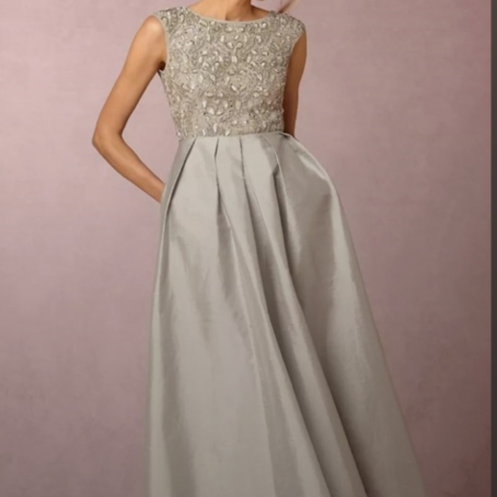 Aidan Mattox Silver Sansa Dress, EUC, Size 8
